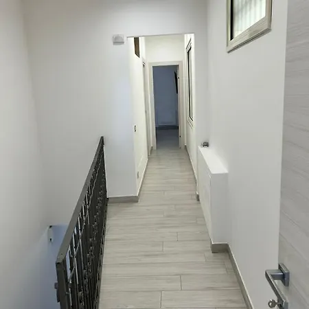 Leonardo Sicilian Casa * Рипосто