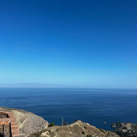 Leonardo Sicilian Casa